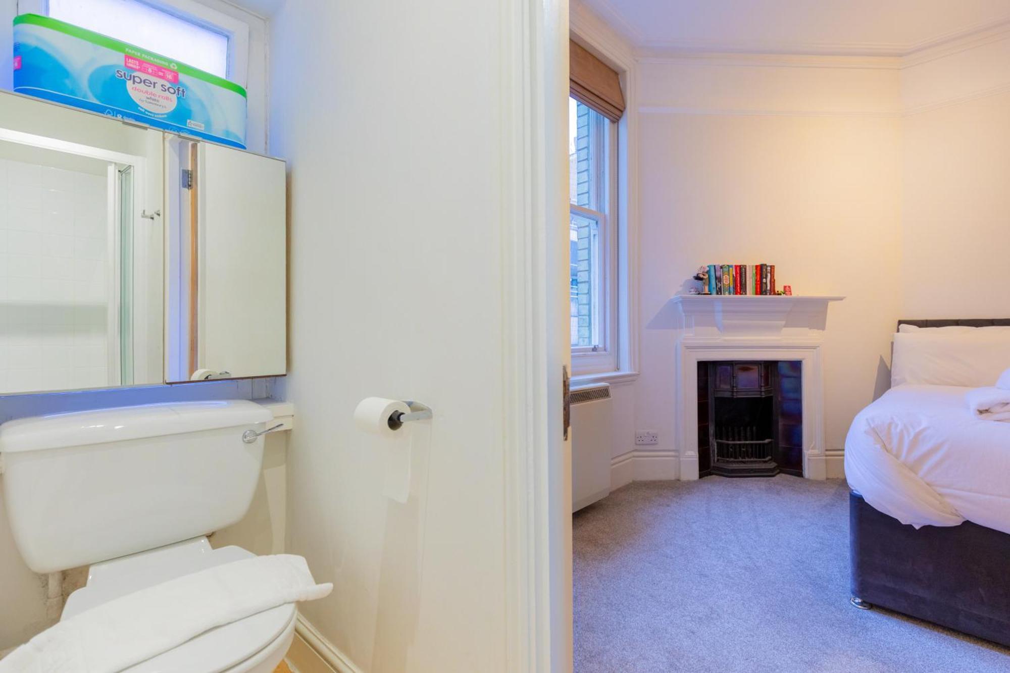 Incredibly Located 1bd Flat Leicester Square Apartment London