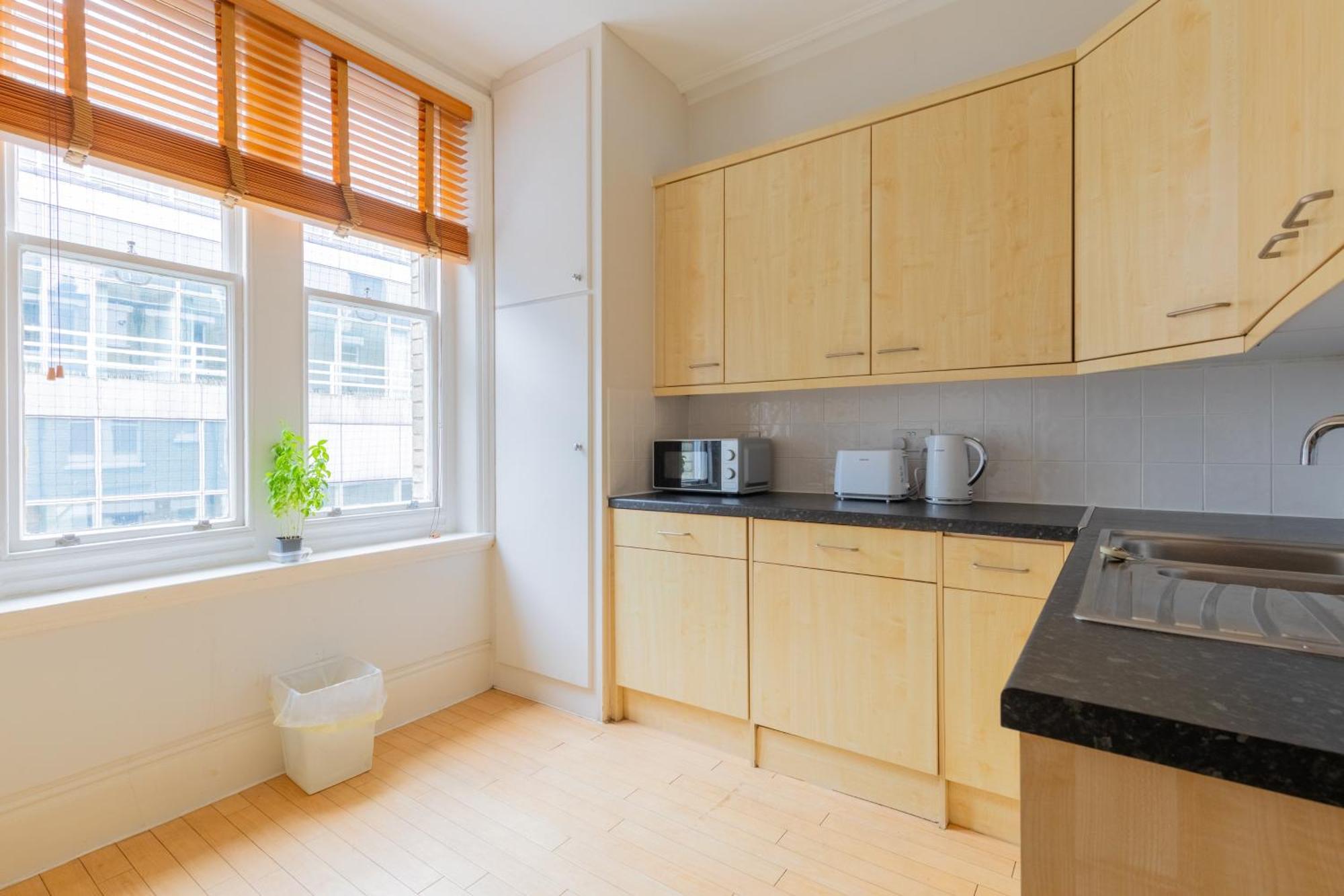 Incredibly Located 1bd Flat Leicester Square Apartment